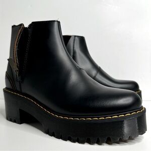 Dr. Martens Rometty II Black
Vintage Smooth Leather Boot-size 8 —Never used